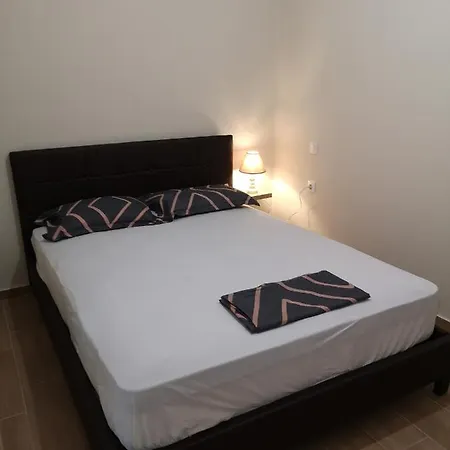 Leonidas Ii Traditional House In Daire Sparta