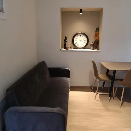 Leonidas Ii Traditional House In شقة *