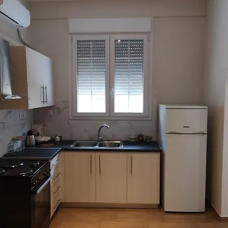 Leonidas Ii Traditional House In Апартаменты *