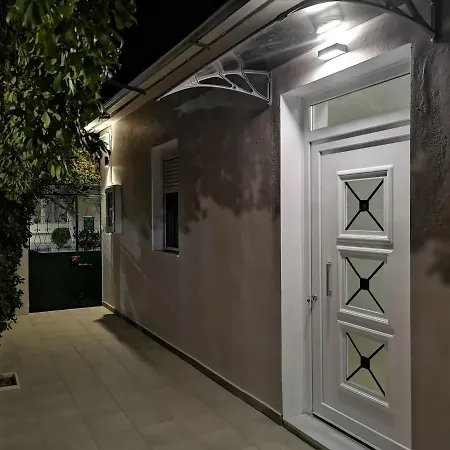 Leonidas Ii Traditional House In * Sparta