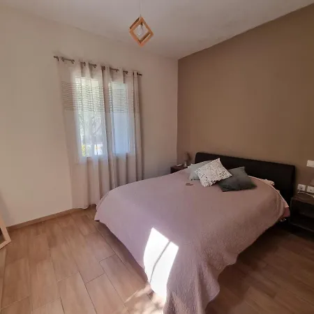 شقة Leonidas Ii Traditional House In