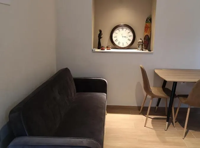 Leonidas Ii Traditional House In Appartement *