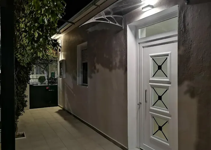 Leonidas Ii Traditional House In * أسبرطة