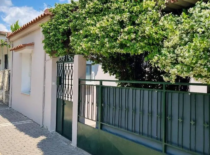 Leonidas Ii Traditional House In * أسبرطة